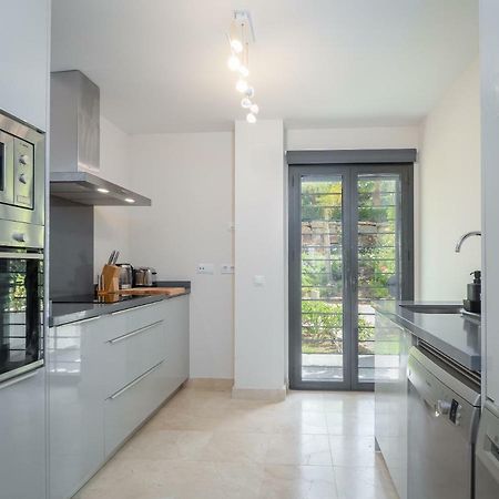 Amazing Two Bedroom Apartment In Los Flamingos, Marbella Estepona Dış mekan fotoğraf