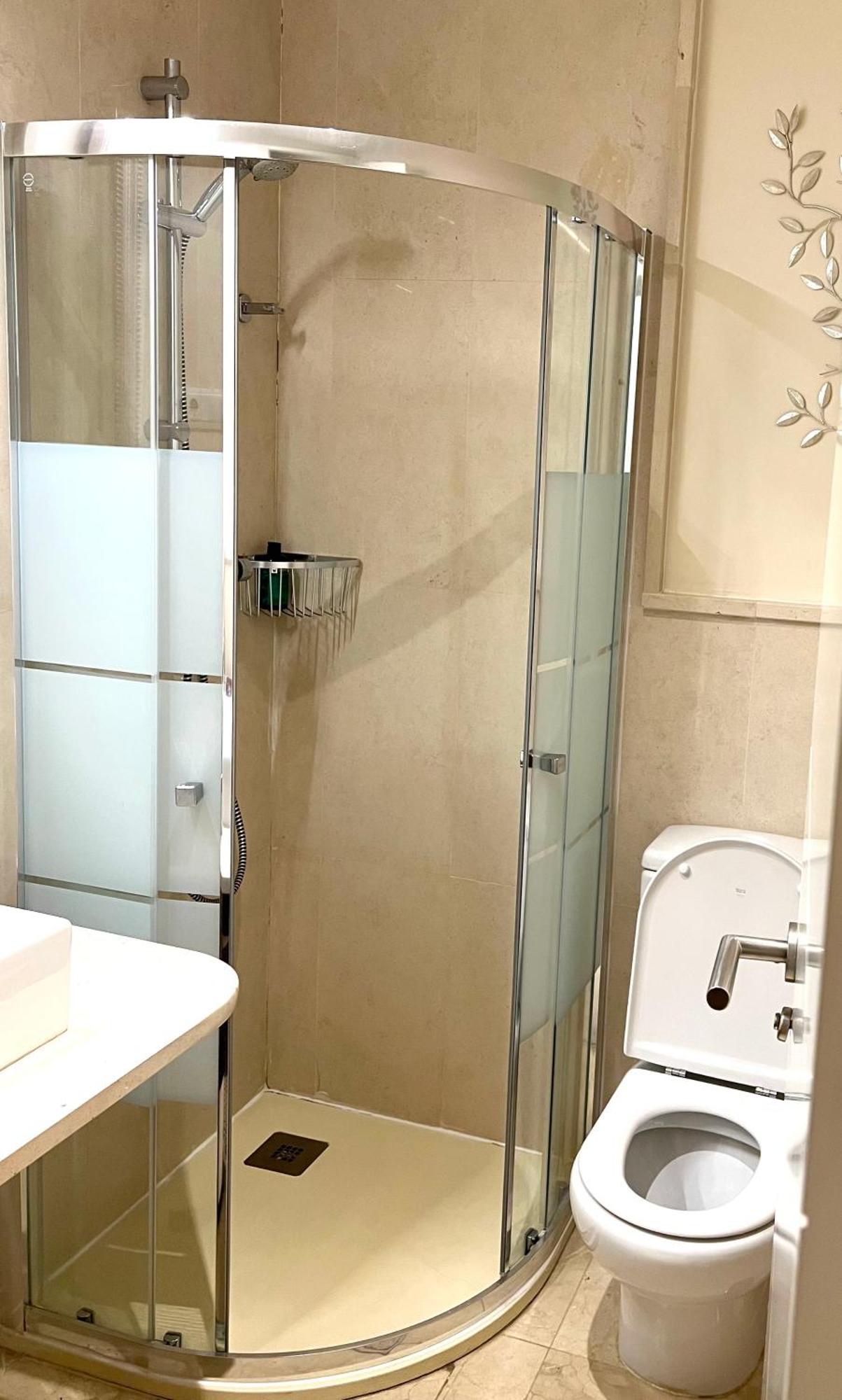 Amazing Two Bedroom Apartment In Los Flamingos, Marbella Estepona Dış mekan fotoğraf