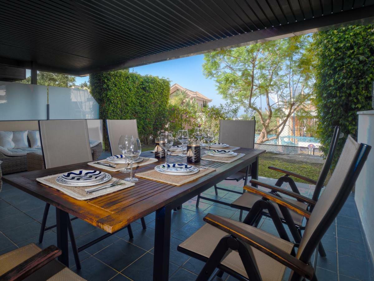 Amazing Two Bedroom Apartment In Los Flamingos, Marbella Estepona Dış mekan fotoğraf
