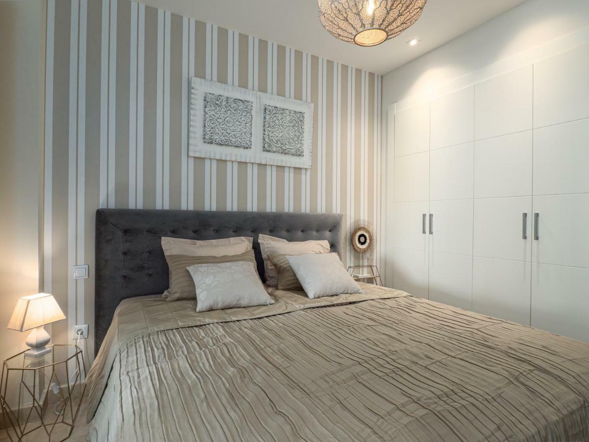 Amazing Two Bedroom Apartment In Los Flamingos, Marbella Estepona Dış mekan fotoğraf