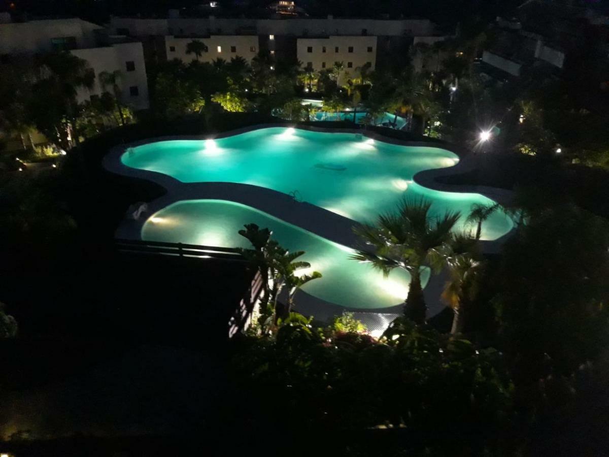 Amazing Two Bedroom Apartment In Los Flamingos, Marbella Estepona Dış mekan fotoğraf