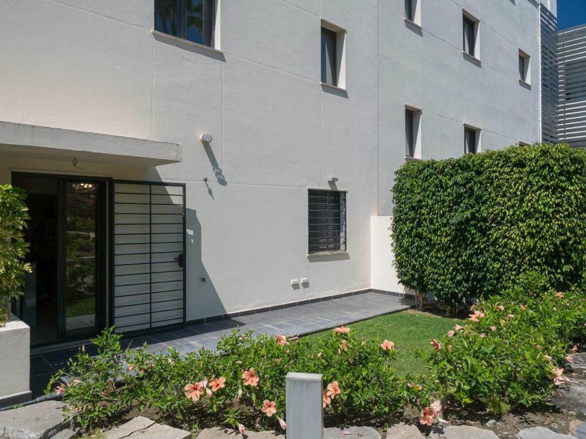 Amazing Two Bedroom Apartment In Los Flamingos, Marbella Estepona Dış mekan fotoğraf