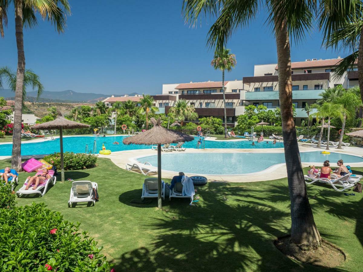 Amazing Two Bedroom Apartment In Los Flamingos, Marbella Estepona Dış mekan fotoğraf